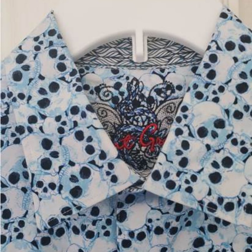 ROBERT GRAHAM Blue Skull Tetonia Short Sleeve Shirt Size M BRAND NEW w/ Tags